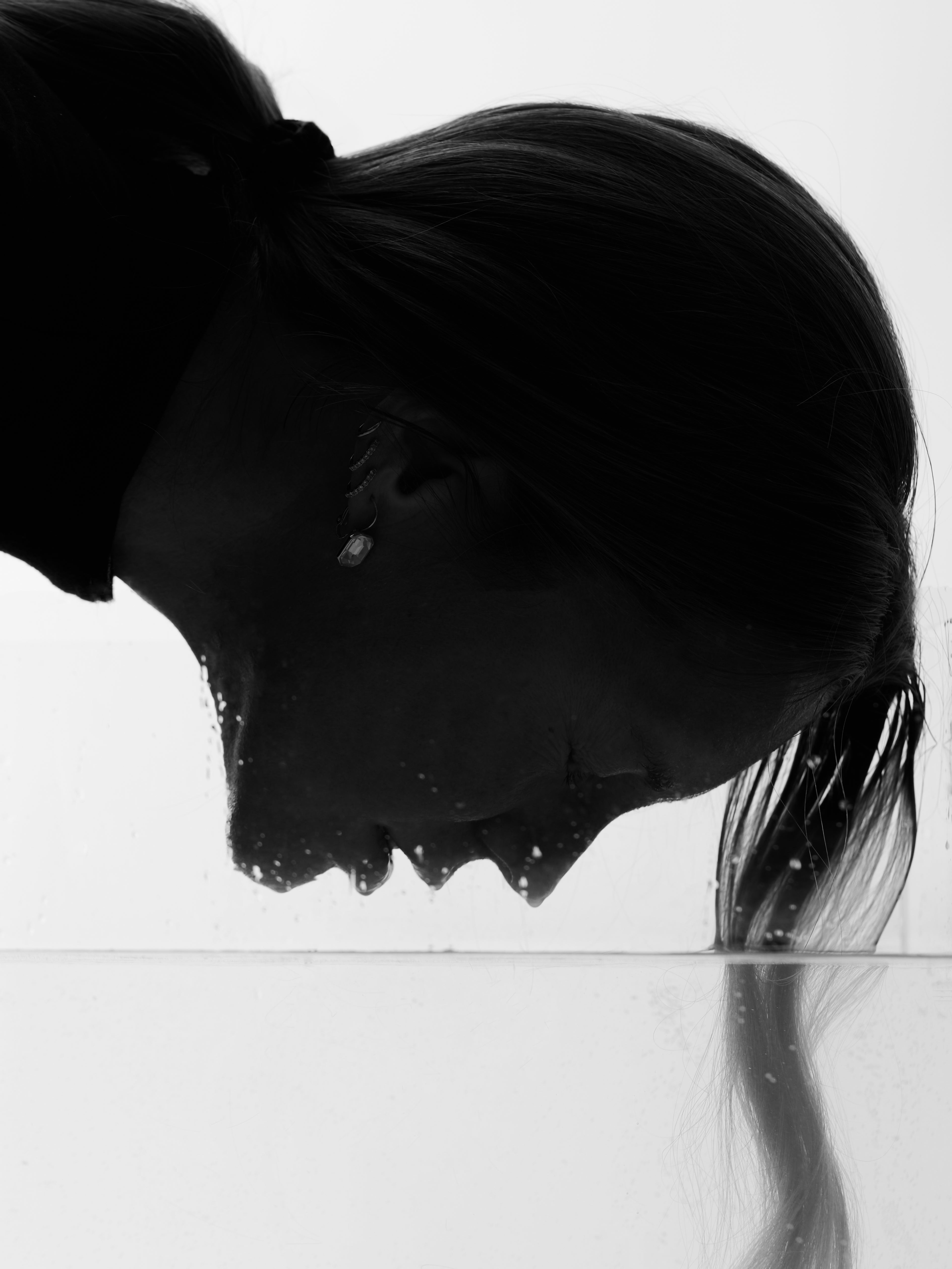 allison face in water