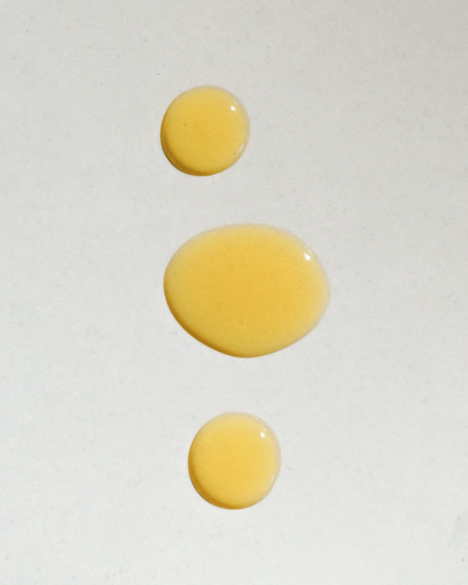 Algae Retinol Face Oil Swatch | Mara Beauty