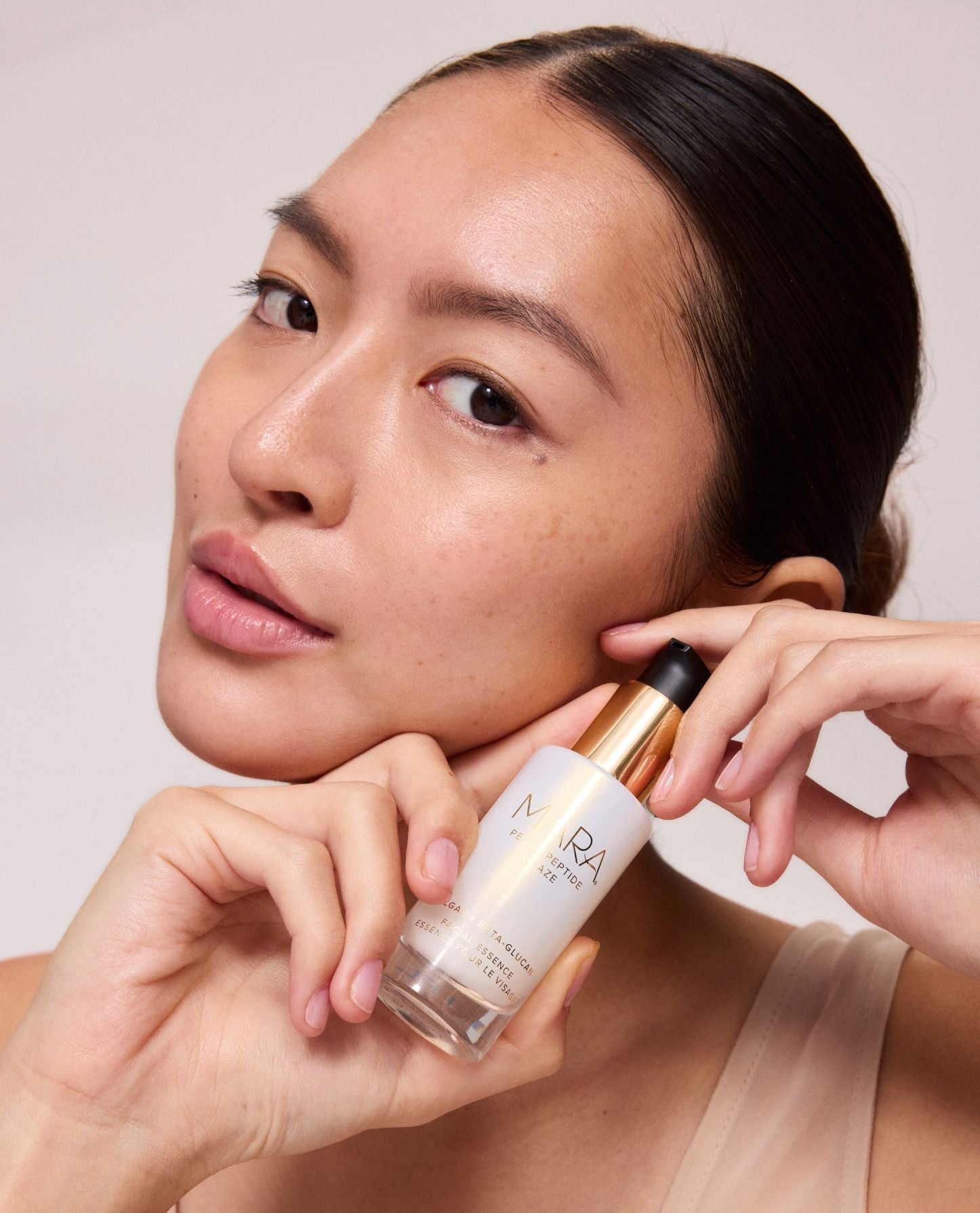 mini Pearl Peptide Glaze with model