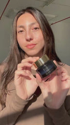 woman applying SeaDream Algae Creme